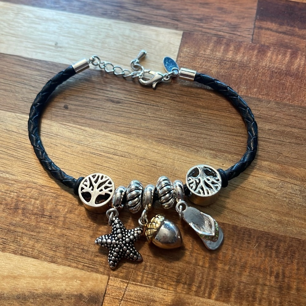 DaVinci Black Leather Bracelet With Silver Tone Beach Charms. P/A